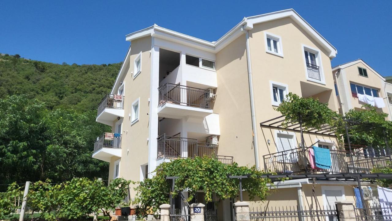 Apartmani Mia Sorajic Petrovac Bagian luar foto