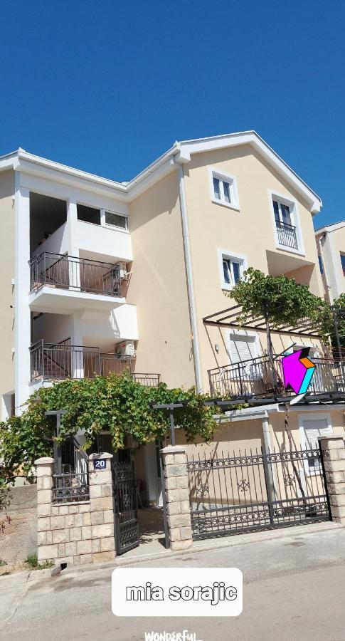 Apartmani Mia Sorajic Petrovac Bagian luar foto