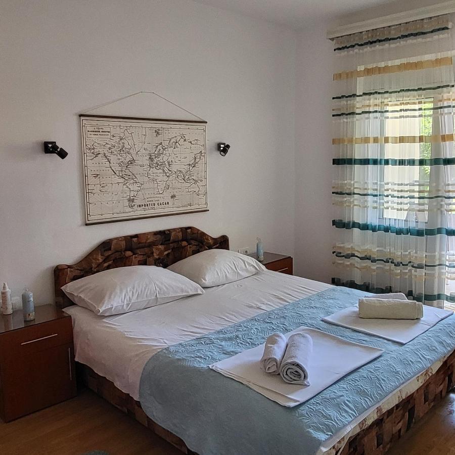 Apartmani Mia Sorajic Petrovac Bagian luar foto