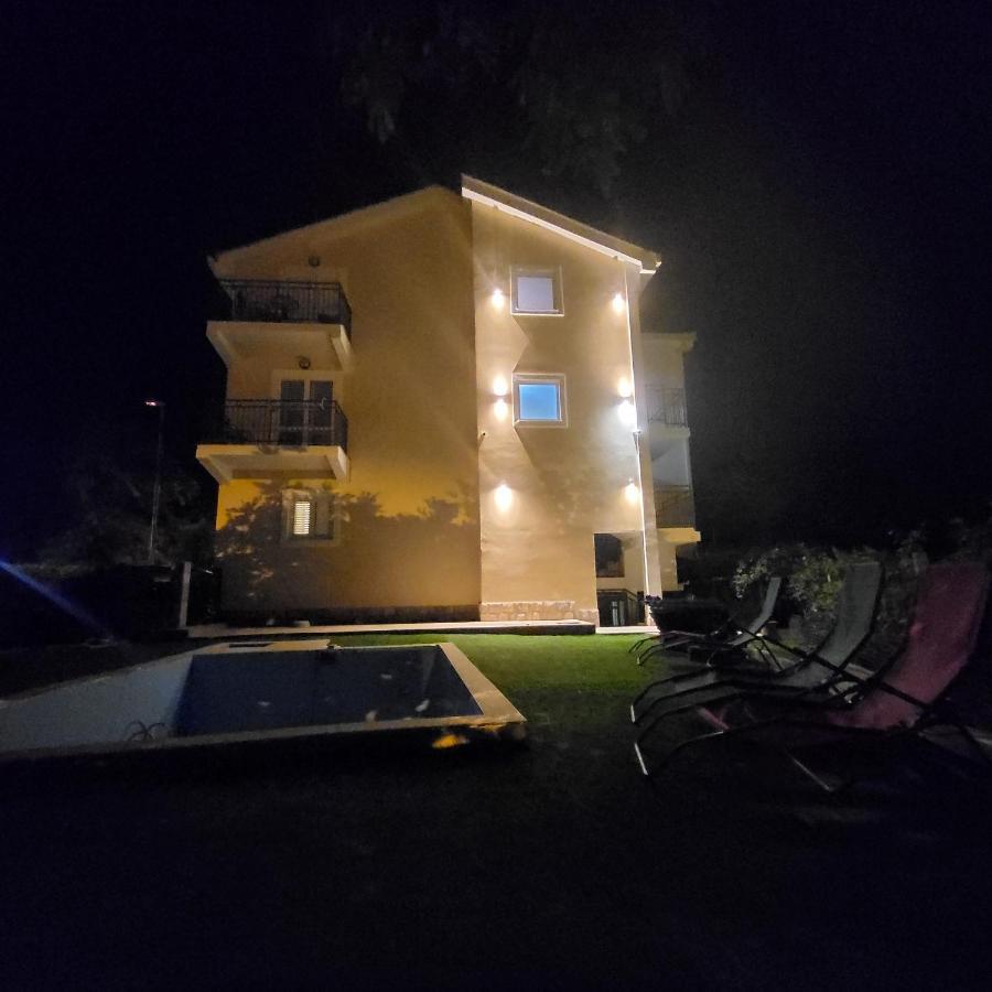 Apartmani Mia Sorajic Petrovac Bagian luar foto