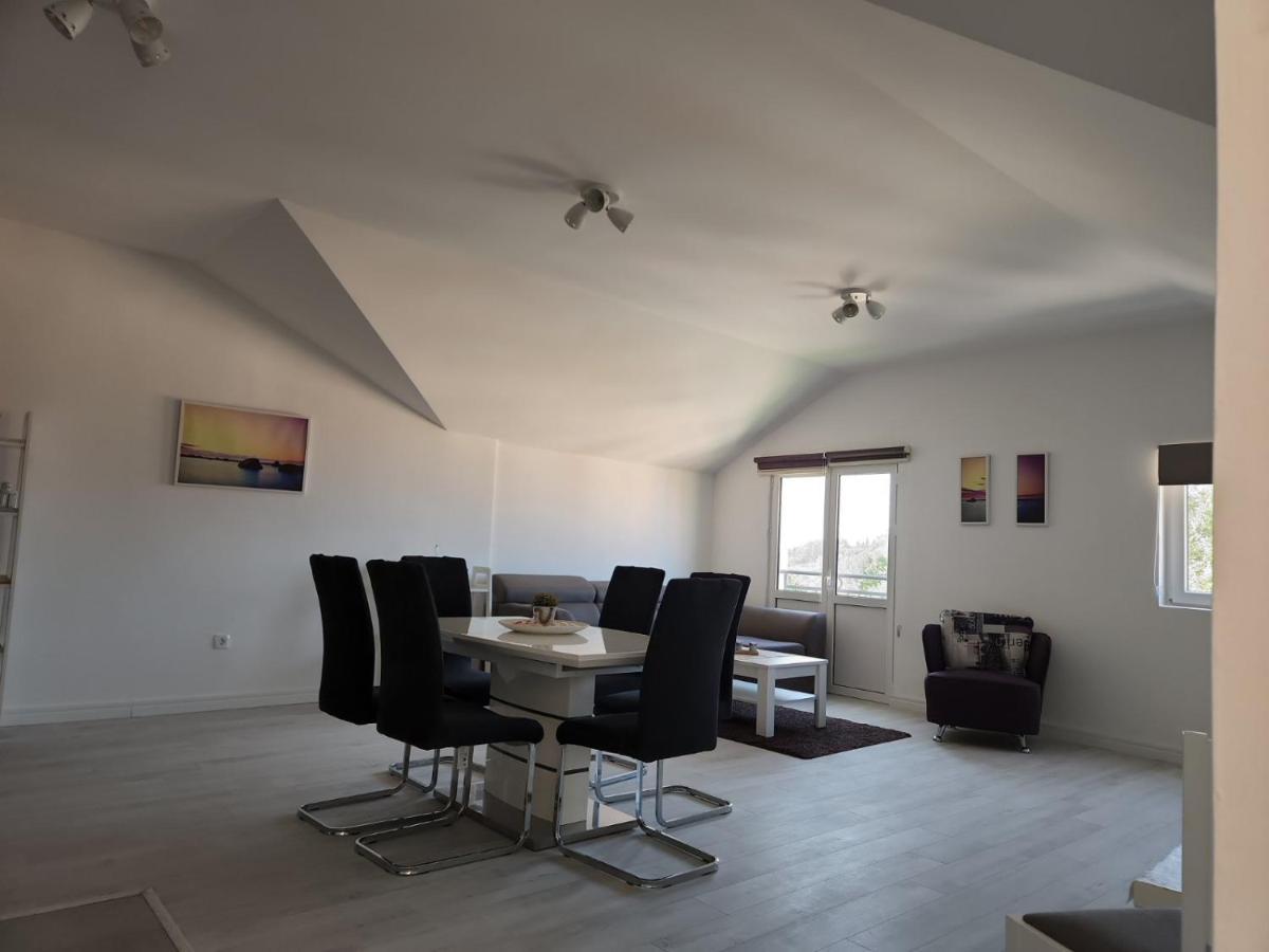 Apartmani Mia Sorajic Petrovac Bagian luar foto