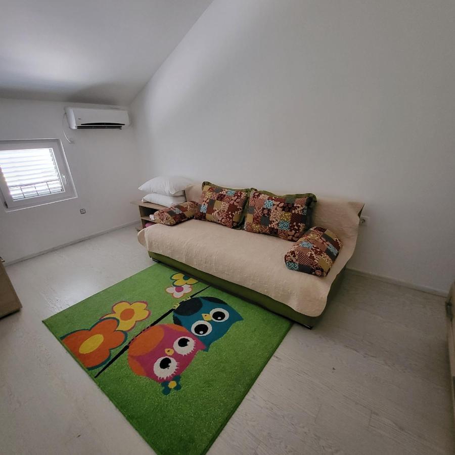 Apartmani Mia Sorajic Petrovac Bagian luar foto