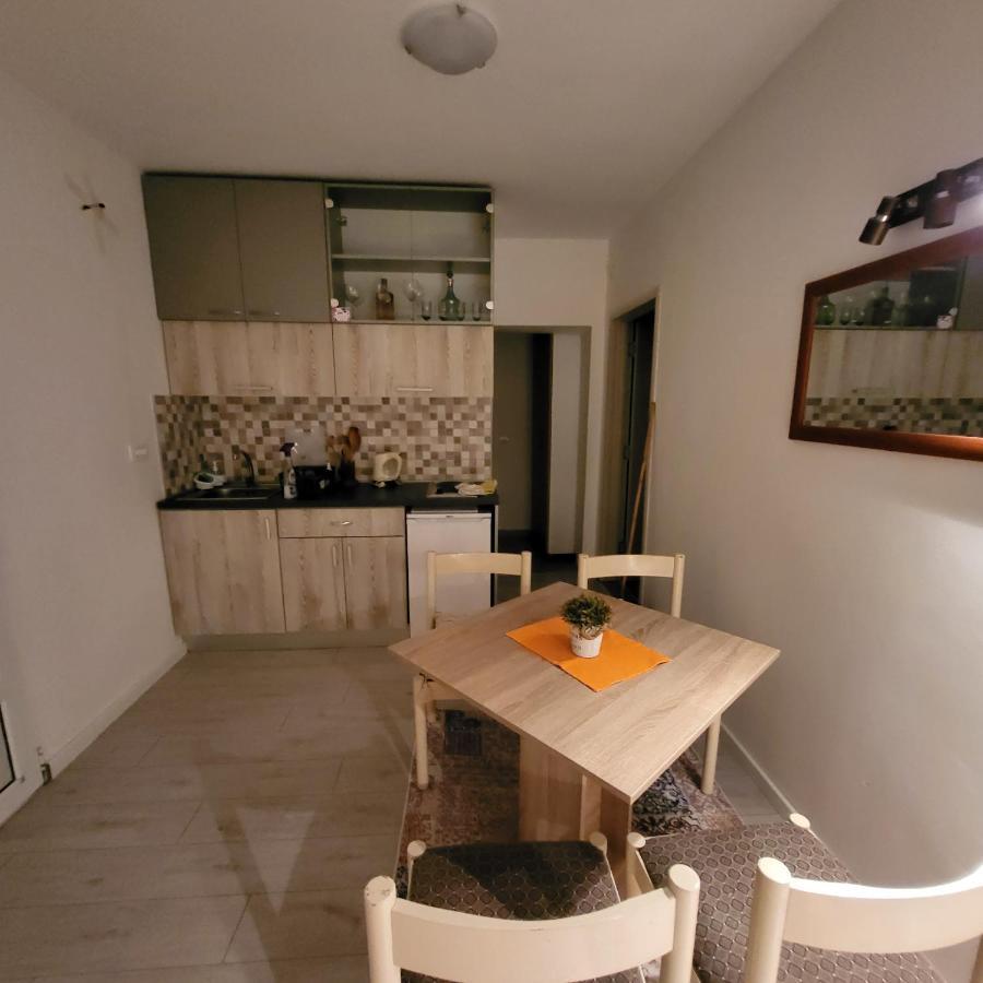 Apartmani Mia Sorajic Petrovac Bagian luar foto