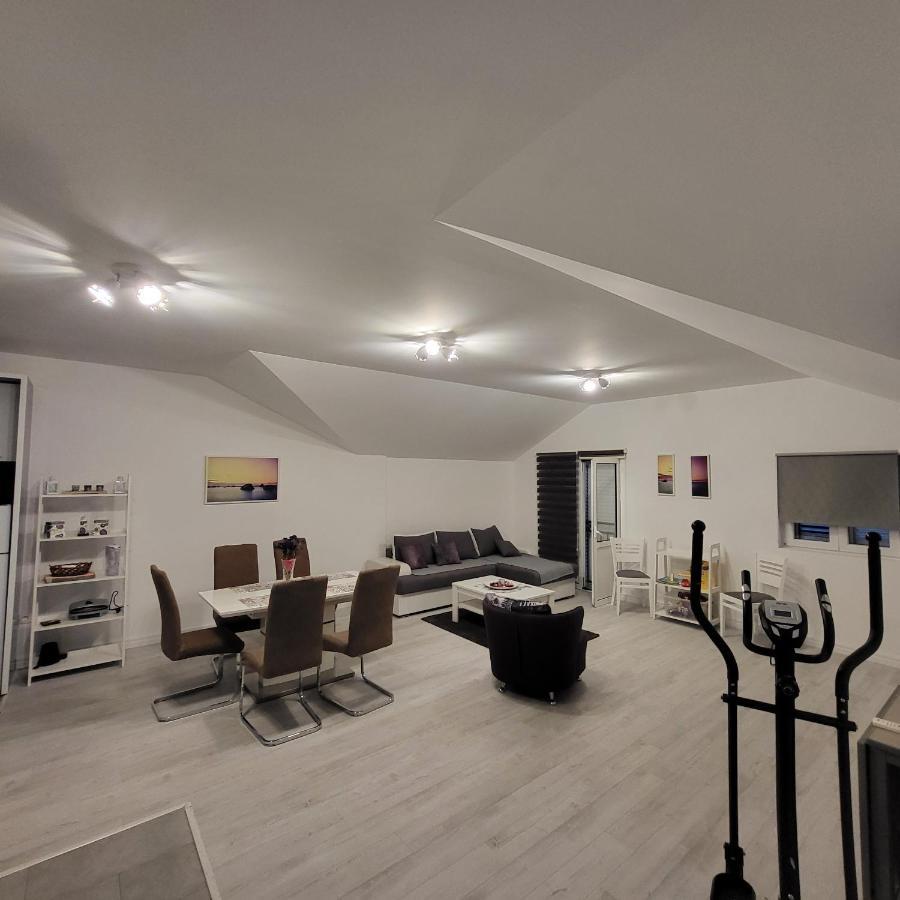 Apartmani Mia Sorajic Petrovac Bagian luar foto
